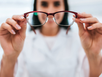 How Often Should You Get New Glasses？